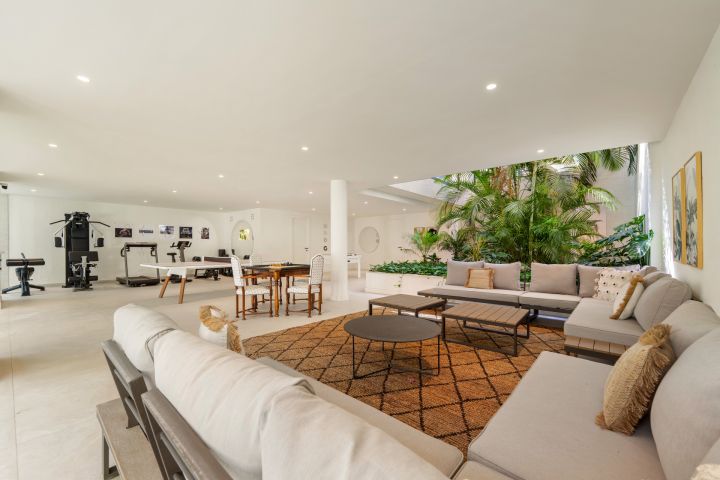 Las Chapas 5 - Villa Moderna Única con Detalles Llamativas