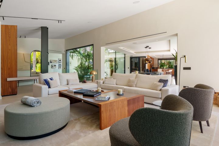 Las Chapas 5 - Villa Moderna Única con Detalles Llamativas