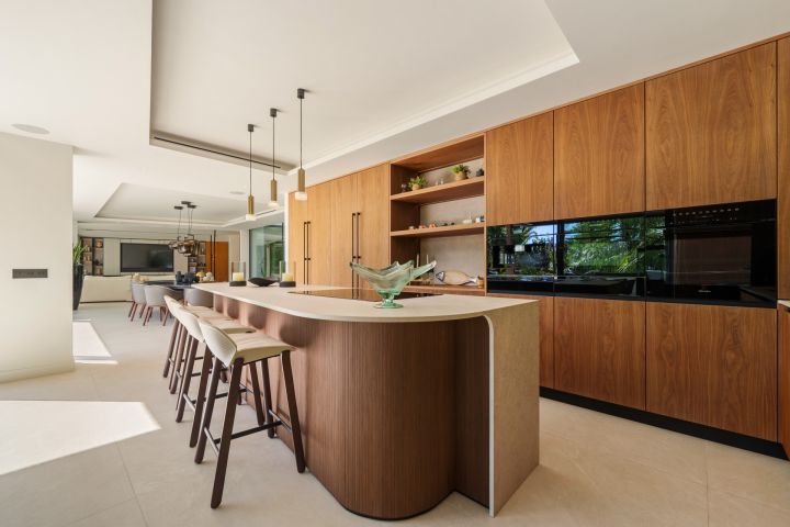 Las Chapas 5 - Villa Moderna Única con Detalles Llamativas