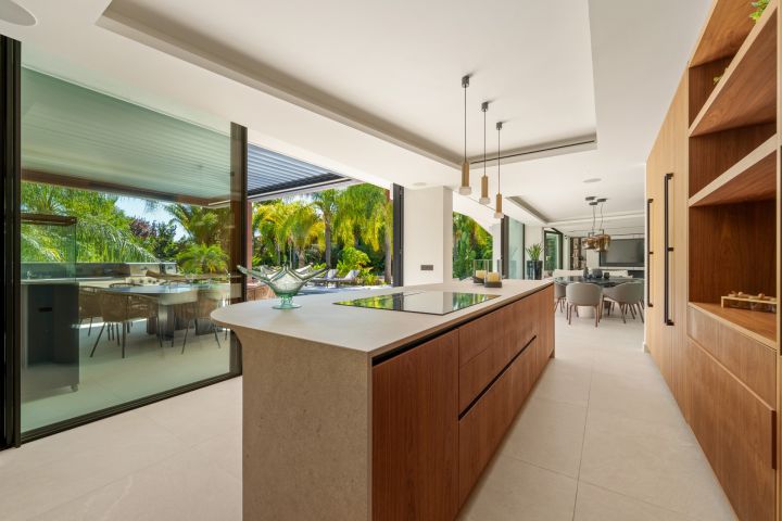 Las Chapas 5 - Villa Moderna Única con Detalles Llamativas