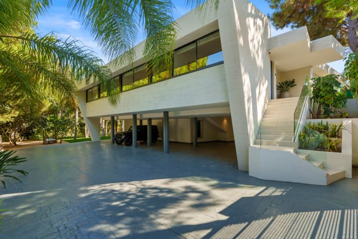 Las Chapas 5 - Villa Moderna Única con Detalles Llamativas