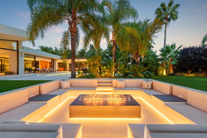 Las Chapas 5 - Villa Moderna Única con Detalles Llamativas