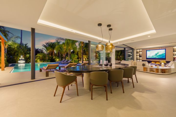 Las Chapas 5 - Villa Moderna Única con Detalles Llamativas