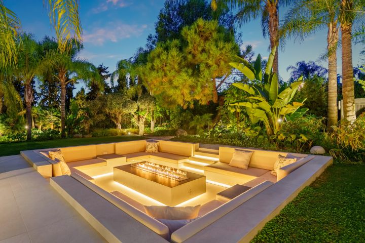 Las Chapas 5 - Villa Moderna Única con Detalles Llamativas