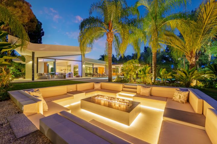 Las Chapas 5 - Villa Moderna Única con Detalles Llamativas