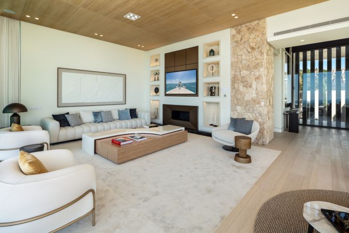 The Hills 8 - Modern Exclusive Villa with Stunning Sea Views