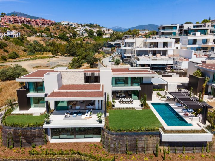 The Hills 8 - Modern Exclusive Villa with Stunning Sea Views