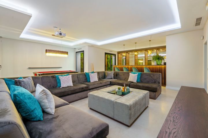 Villa Nova - Modern Residence with Amenities