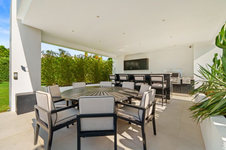 Villa Nova - Modern Residence with Amenities