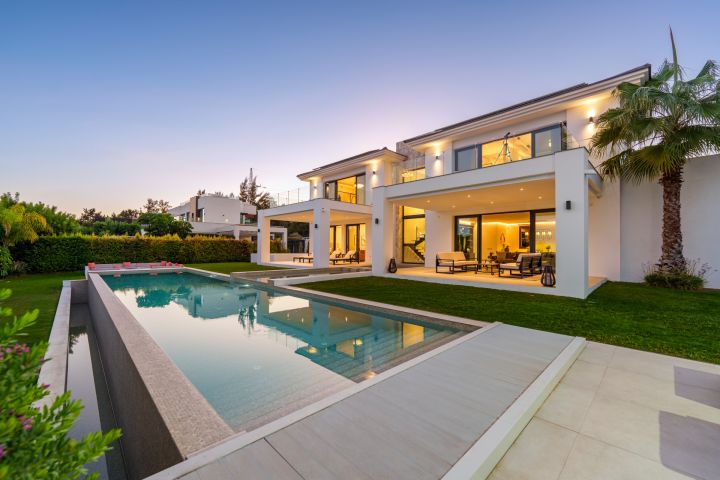 Villa Nova - Modern Residence with Amenities