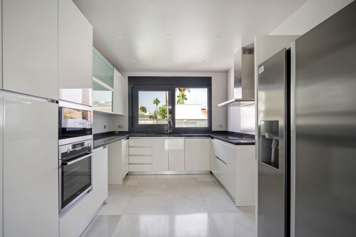 Encantadora Villa en Segunda Línea de Playa – Marbesa - Encantadora Villa en Segunda Línea de Playa – Marbesa