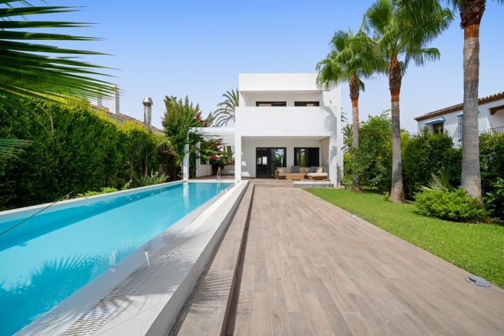 Encantadora Villa en Segunda Línea de Playa – Marbesa - Encantadora Villa en Segunda Línea de Playa – Marbesa