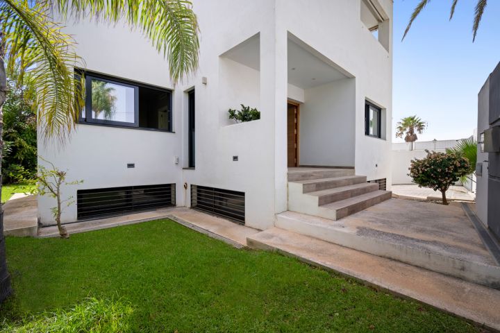 Encantadora Villa en Segunda Línea de Playa – Marbesa - Encantadora Villa en Segunda Línea de Playa – Marbesa