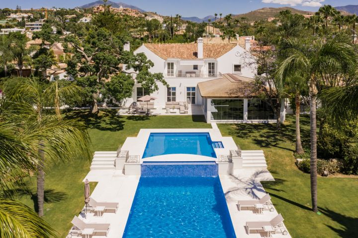 Villa Hermosa - Stunning Andalusian-Style Home in La Cerquilla
