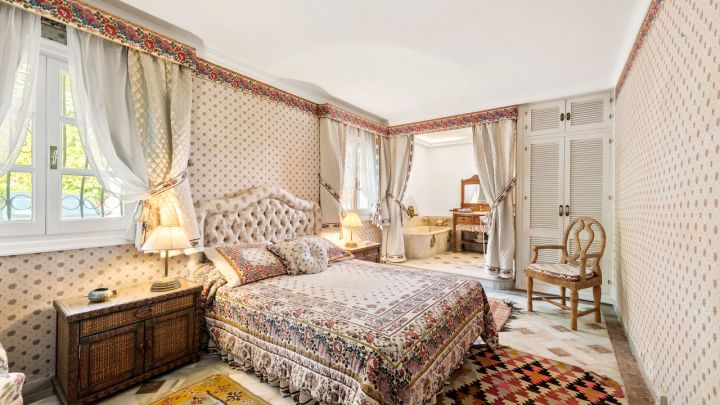 Cortijo del Taraje - Charming Andalusian Cortijo with Exceptional Potential and Lake Views