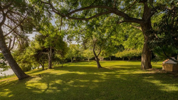 Cortijo del Taraje - Charming Andalusian Cortijo with Exceptional Potential and Lake Views