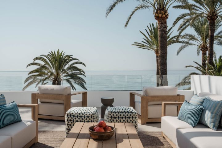 Oasis Club 10 - Élégance et art de vivre en bord de mer sur le Golden Mile de Marbella