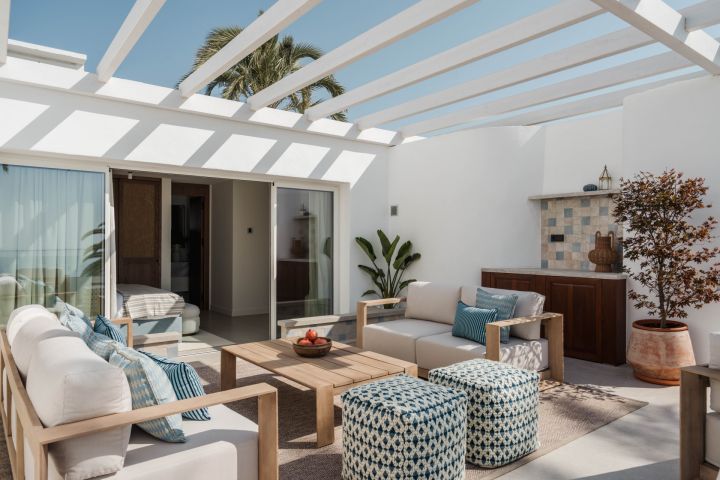 Oasis Club 10 - Élégance et art de vivre en bord de mer sur le Golden Mile de Marbella