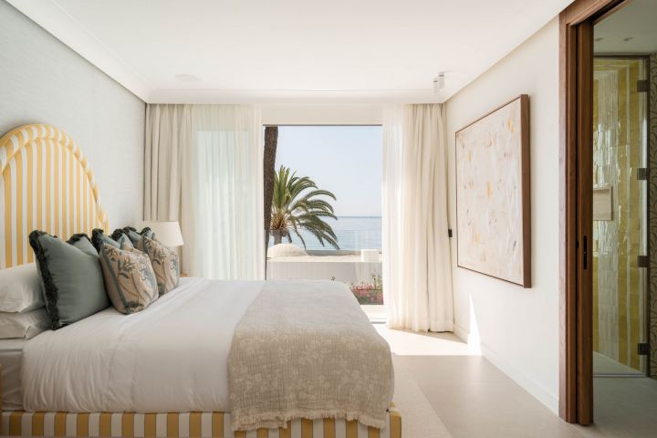 Oasis Club 10 - Élégance et art de vivre en bord de mer sur le Golden Mile de Marbella