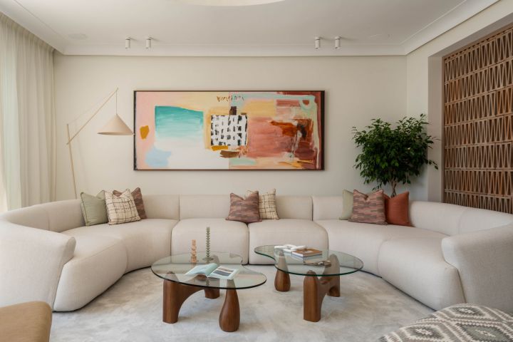 Oasis Club 10 - Élégance et art de vivre en bord de mer sur le Golden Mile de Marbella