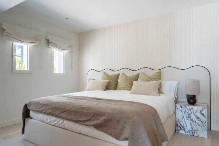 Oasis Club 10 - Élégance et art de vivre en bord de mer sur le Golden Mile de Marbella