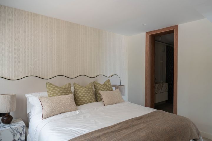 Oasis Club 10 - Élégance et art de vivre en bord de mer sur le Golden Mile de Marbella