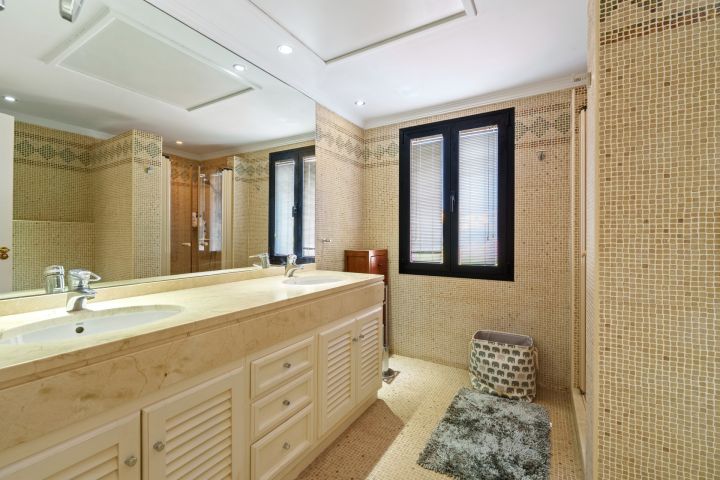 Casa K - Marvellous Mediterranean Estate in Prime Location