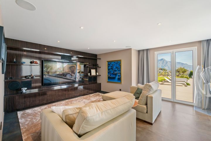 Casa K - Marvellous Mediterranean Estate in Prime Location