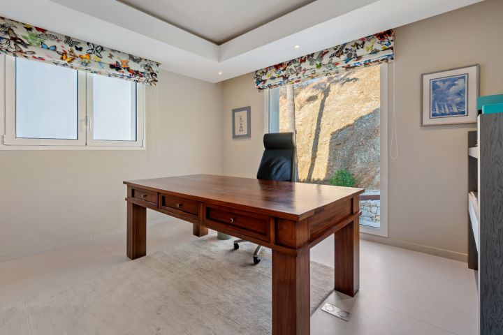 Casa K - Marvellous Mediterranean Estate in Prime Location