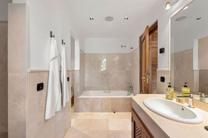 Villa Las Palmeras - Incredible Property in El Madroñal