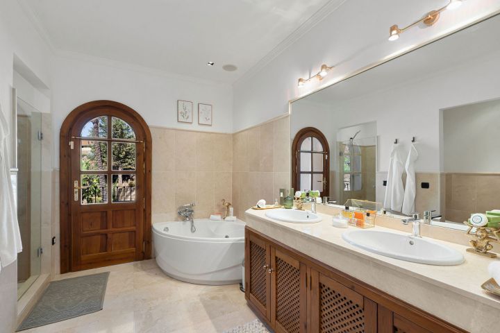 Villa Las Palmeras - Incredible Property in El Madroñal