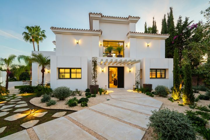 Villa Agata - Fascinating Mediterranean Villa in Prime Location