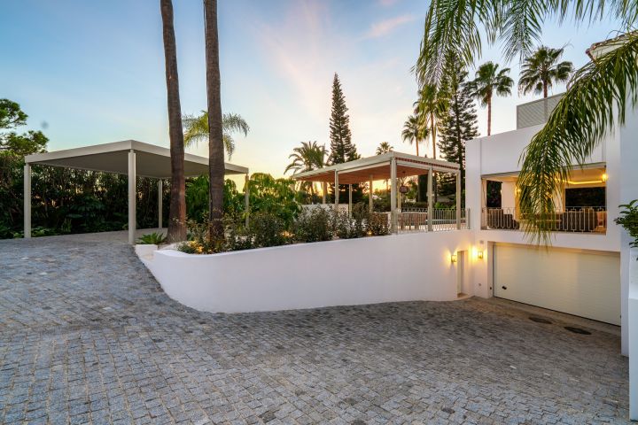 Villa Agata - Fascinating Mediterranean Villa in Prime Location