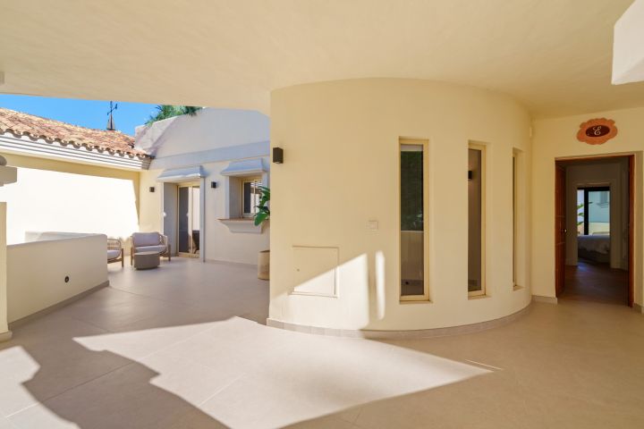 Belvederes 12 - Renovated Scandinavian-Style Duplex Penthouse with Private Pool and Panoramic Views in La Cerquilla