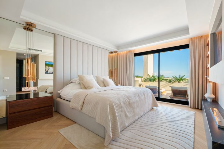 Belvederes 12 - Renovated Scandinavian-Style Duplex Penthouse with Private Pool and Panoramic Views in La Cerquilla