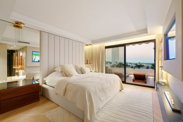 Belvederes 12 - Renovated Scandinavian-Style Duplex Penthouse with Private Pool and Panoramic Views in La Cerquilla