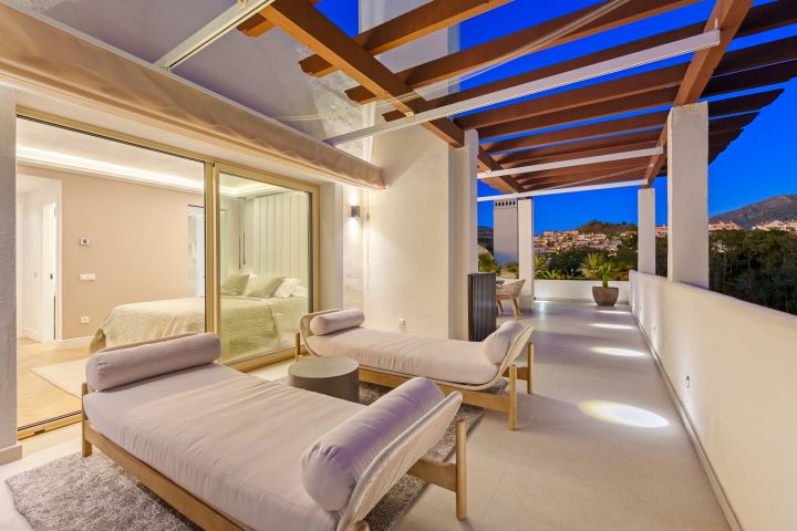 Belvederes 12 - Renovated Scandinavian-Style Duplex Penthouse with Private Pool and Panoramic Views in La Cerquilla