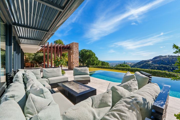 Madroñal 72 - Luxury Hillside Villa with Outdoor Gym