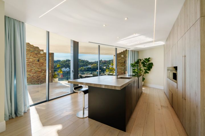 Madroñal 72 - Luxury Hillside Villa with Outdoor Gym