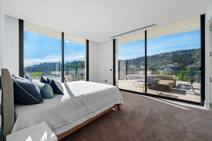 Madroñal 72 - Luxury Hillside Villa with Outdoor Gym