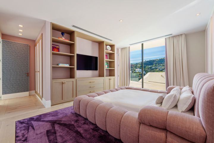 Madroñal 72 - Luxury Hillside Villa with Outdoor Gym