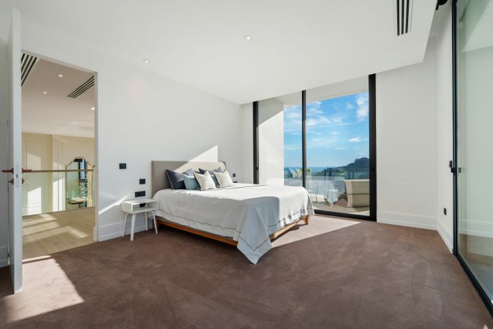 Madroñal 72 - Luxury Hillside Villa with Outdoor Gym