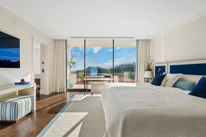 Madroñal 72 - Luxury Hillside Villa with Outdoor Gym