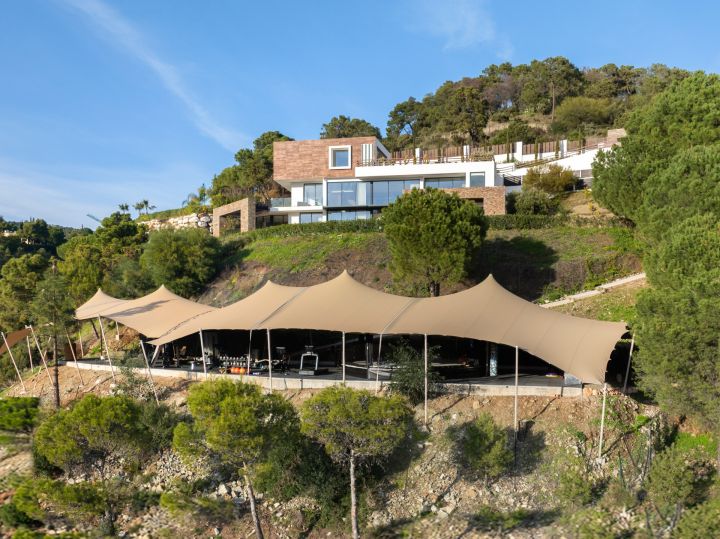 Madroñal 72 - Luxury Hillside Villa with Outdoor Gym