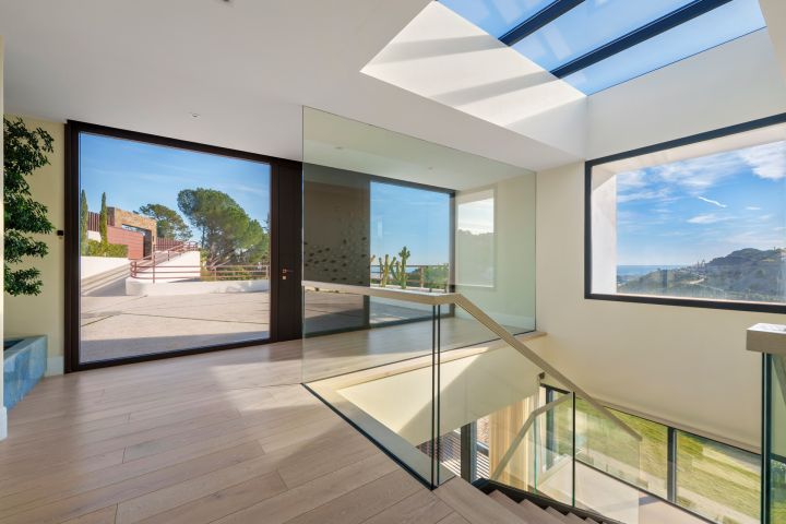 Madroñal 72 - Luxury Hillside Villa with Outdoor Gym