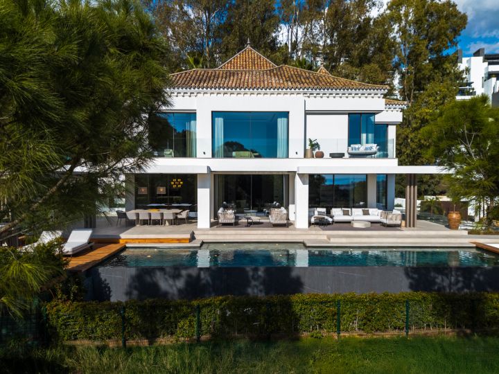 The Ridge - One-of-a-kind Villa in El Herrojo