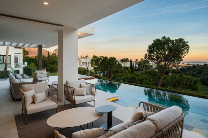 The Ridge - One-of-a-kind Villa in El Herrojo