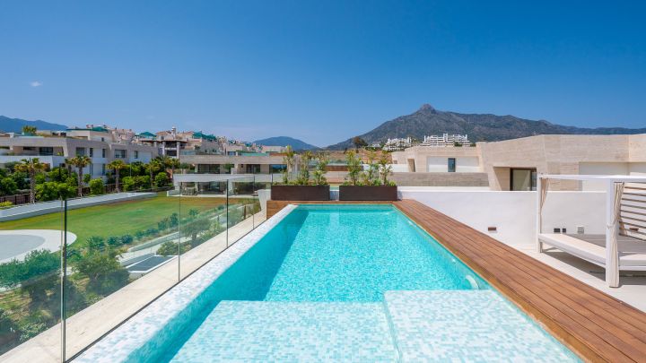 Elegant Fendi Casa Penthouse with Pool and Sea Views on Marbella’s Golden Mile - Elegant Fendi Casa Penthouse with Pool and Sea Views on Marbella’s Golden Mile