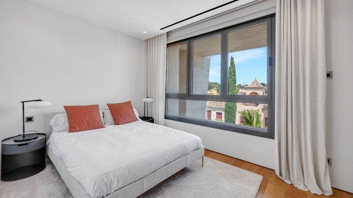 Elegant Fendi Casa Penthouse with Pool and Sea Views on Marbella’s Golden Mile - Elegant Fendi Casa Penthouse with Pool and Sea Views on Marbella’s Golden Mile