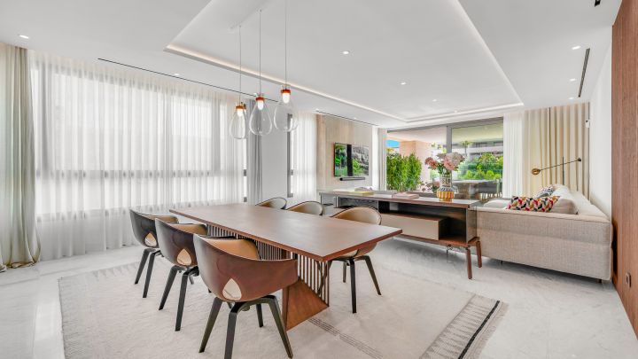 Elegant Fendi Casa Penthouse with Pool and Sea Views on Marbella’s Golden Mile - Elegant Fendi Casa Penthouse with Pool and Sea Views on Marbella’s Golden Mile